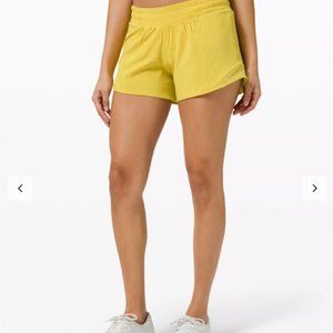 NWT Lululemon Yellow Hotty Hot Low-Rise Lined Short 4 inches Size 6
